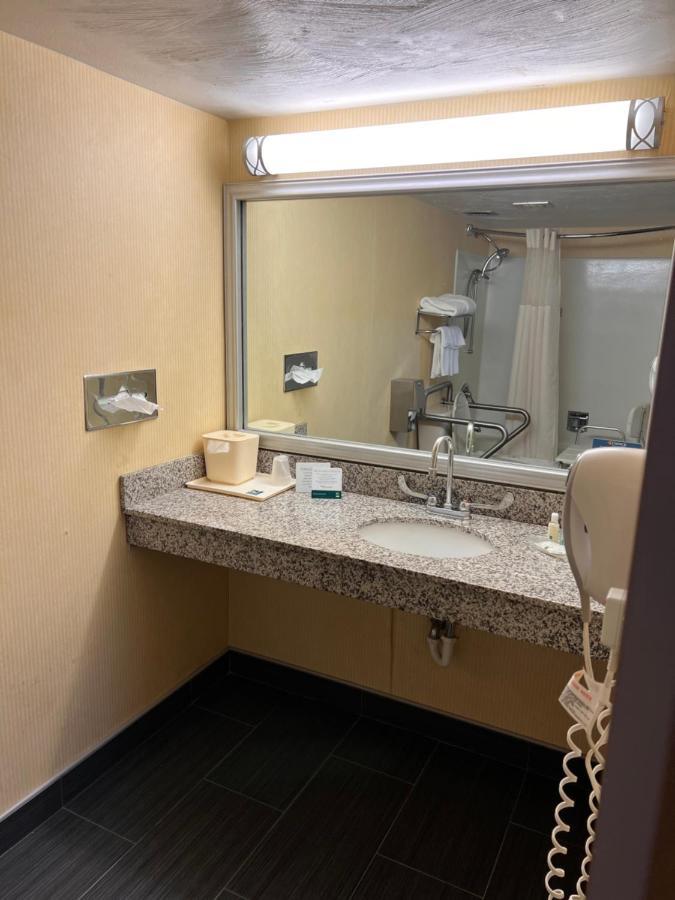 Quality Inn Hermitage Zewnętrze zdjęcie